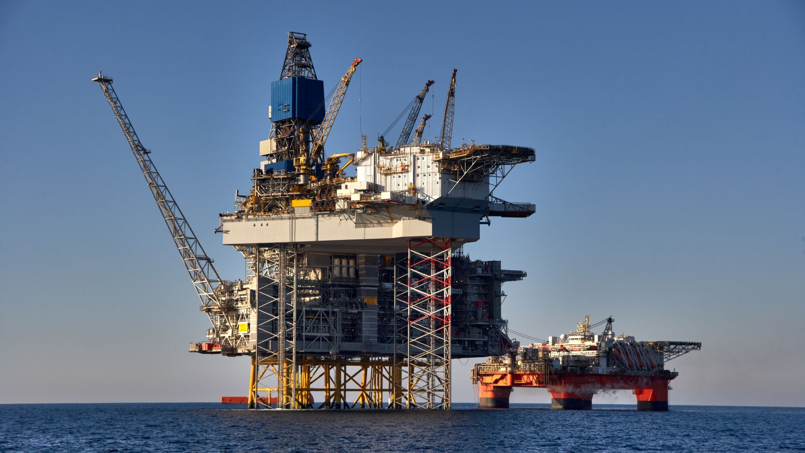 Защо дебатът за петрола и газа в Северно море е буря в чаша 
