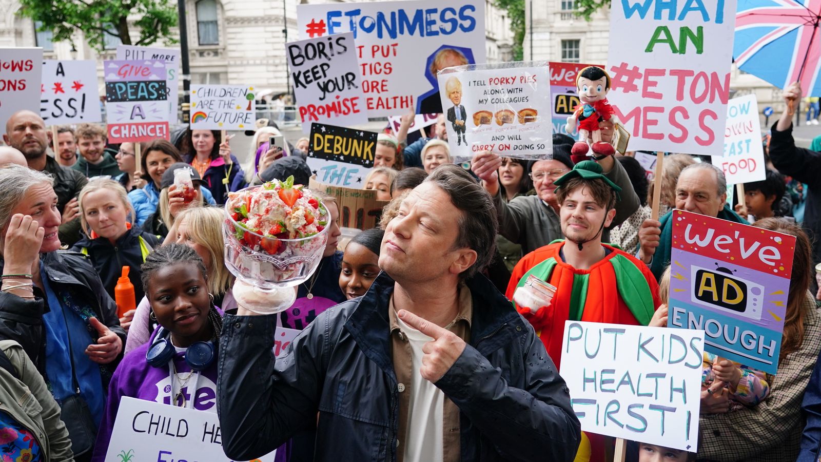 Jamie Oliver accuses PM of using cost of living crisis as an ‘excuse’ for not tackling obesity | Politics News