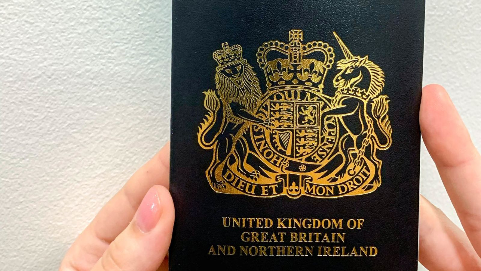 Les coursiers perdent des centaines de nouveaux passeports alors que les retards menacent les vacances à l’étranger |  Nouvelles du Royaume-Uni