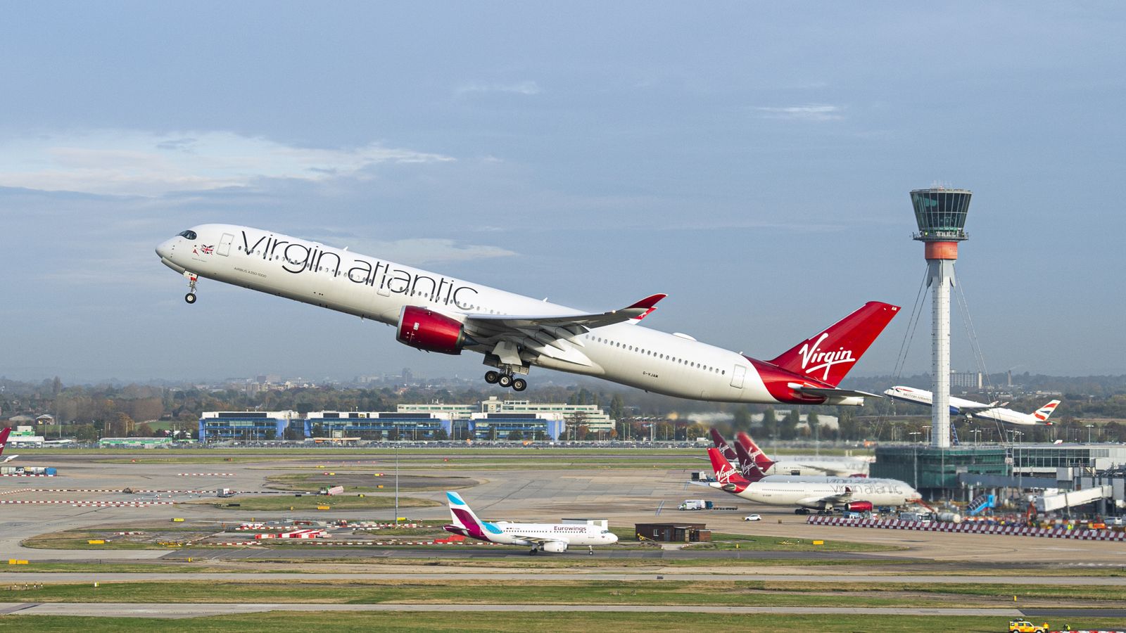 Рейс Virgin Atlantic вынужден превратиться в пилота «неназначенного инструктора» |  новости Великобритании