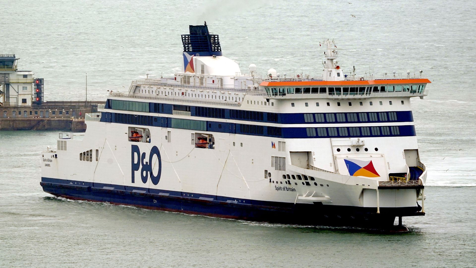P&O Ferries' fire-and-rehire boss says he couldn't live on wage he pays his staff