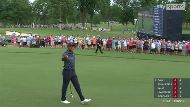 'Give me some space!' Tiger unhappy with cameraman!