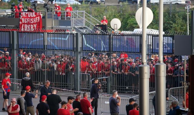 Champions League final: France blames chaos on 'mass gathering' of Liverpool fans without valid tickets - Vimarsana News