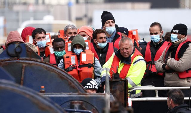 Migrant crossings: More than 200 people arrive in Dover after 11-day pause in Channel crossings - Vimarsana News