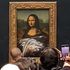 Mona Lisa 'tekerlekli sandalyede yaşlı kadın gibi giyinmiş adam' tarafından pastayla saldırıya uğradı | Dünya Haberleri