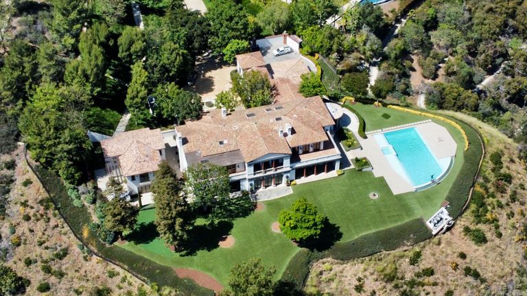  Adele and Rich Paul   Buying Beverly Hills House from Actor and Confirming They Have Moved in Together

11 May 2022
