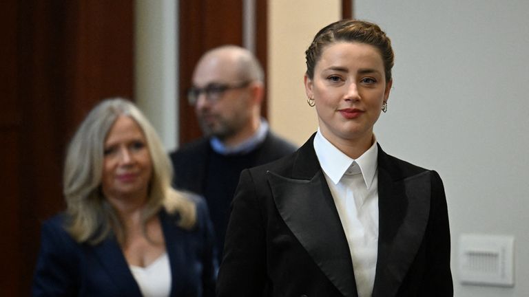 Actor Amber Heard arrives in the courtroom at Fairfax County Circuit Court during a defamation case against her by actor Johnny Depp, her ex-husband, in Fairfax, Virginia, U.S., May 3, 2022. Jim Watson/Pool via REUTERS
