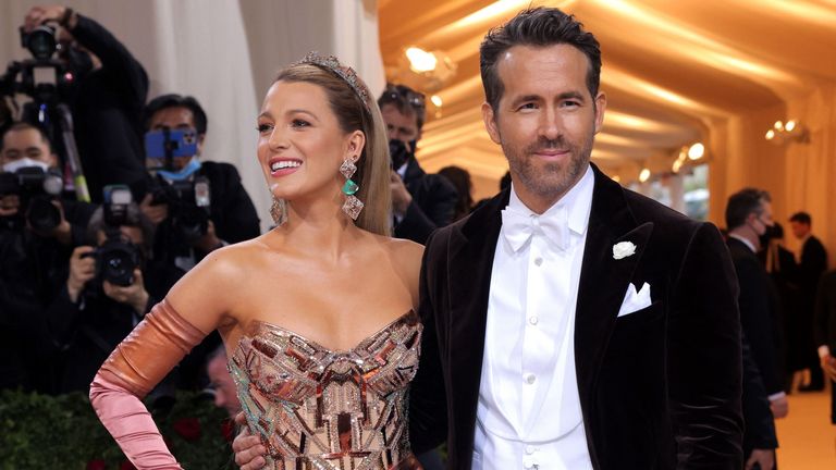 Blake Lively and Ryan Reynolds arrive at the In America: An Anthology of Fashion themed Met Gala at the Metropolitan Museum of Art in New York City, New York, U.S., May 2, 2022. REUTERS/Andrew Kelly