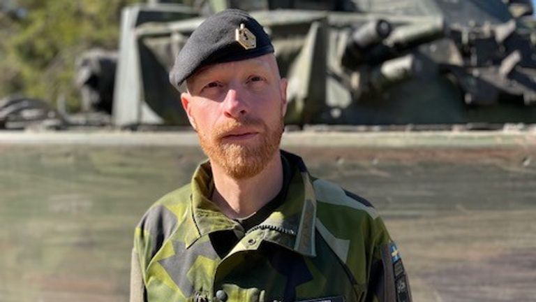 le colonel Magnus Frykvall du régiment Gotland lors d'un exercice militaire à Gotland, Suède ;  17 mai 2022