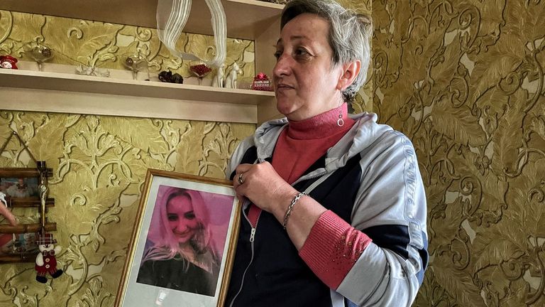 Nina 28 yaşındaki kızını Mariupol'da kaybetti