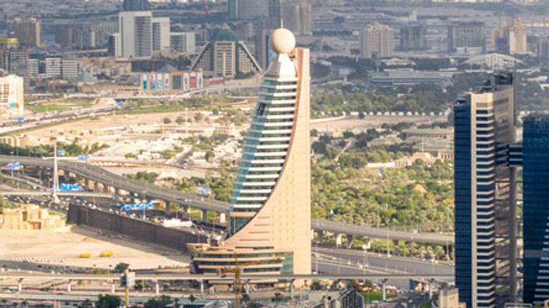 e&, con sede en Abu Dhabi, antes conocida como Etisalat, tiene 150 millones de clientes en Oriente Medio, Asia y África.  Foto: E &