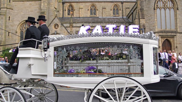 A horse drawn hearse arrives for the funeral of murdered mother of two Katie Kenyon, whose body was found in the Forest of Gisburn, six days after she went missing, at St Leonard&#39;s Church, Padiham, near Burnley in Lancashire. Picture date: Friday May 20, 2022.
