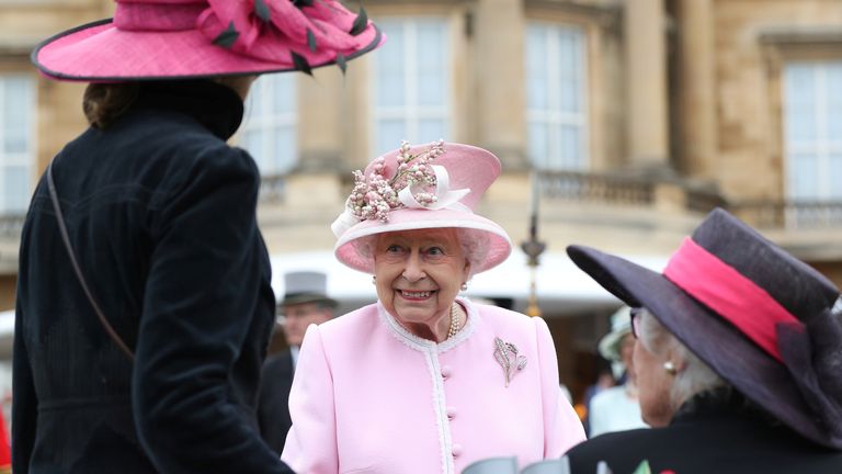 Queen Elizabeth attends a Royal Garden Party at Buckingham Palace in London, Britain, May 29, 2019. Picture taken May 29, 2019. Yui Mok/Pool via REUTERS

