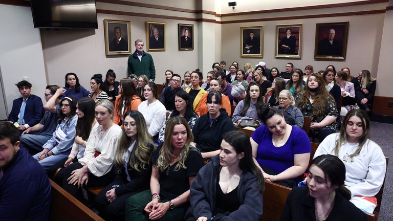 Spectators fill the courtroom before the start of the day during a Johnny Depp&#39;s defamation case against Amber Heard in Fairfax, Virginia, U.S., May 5, 2022. Jim Lo Scalzo/Pool via REUTERS
