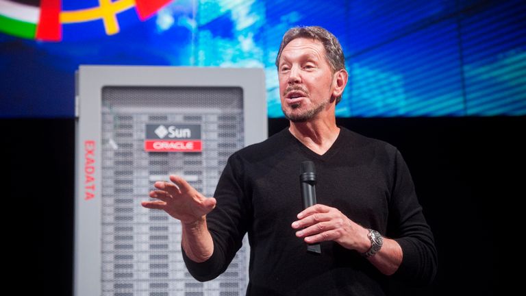 Oracle Corp Chief Executive Larry Ellison introduces the Oracle Database In-Memory during a launch event at the company&#39;s headquarters in Redwood Shores, California June 10, 2014. Ellison on Tuesday launched the "in-memory" technology for speeding up data analysis in a bid to beef up demand for his company&#39;s software products. The in-memory features, which Oracle has been talking about for months, allow for faster database queries and transactions as companies collect, store and analyze growing 