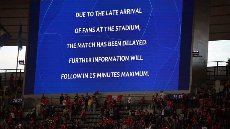 The giant screen informing fans of a delayed kick off ahead of the UEFA Champions League Final at the Stade de France, Paris. Picture date: Saturday May 28, 2022