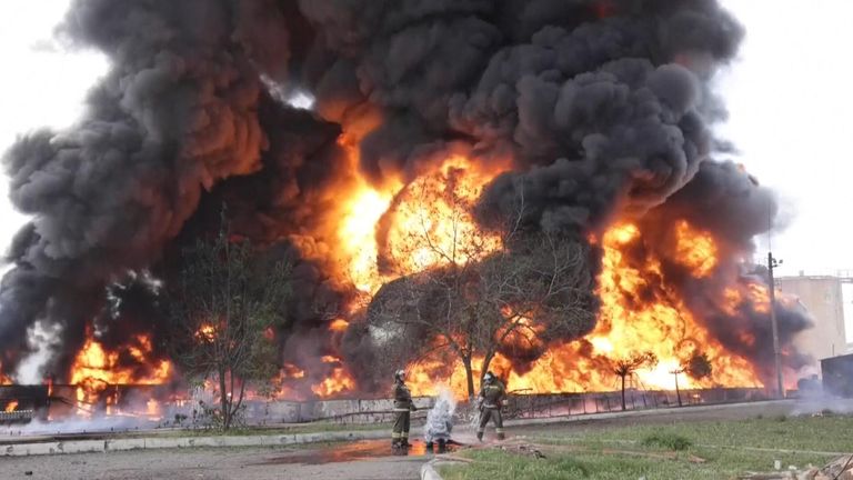 Fire at oil depot in Makiivka, Donetsk 