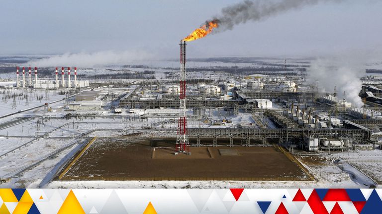FILE PHOTO: A flame burns from a tower at Vankorskoye oil field owned by Rosneft company north of the Russian Siberian city of Krasnoyarsk March 25, 2015. REUTERS/Sergei Karpukhin/File Photo

