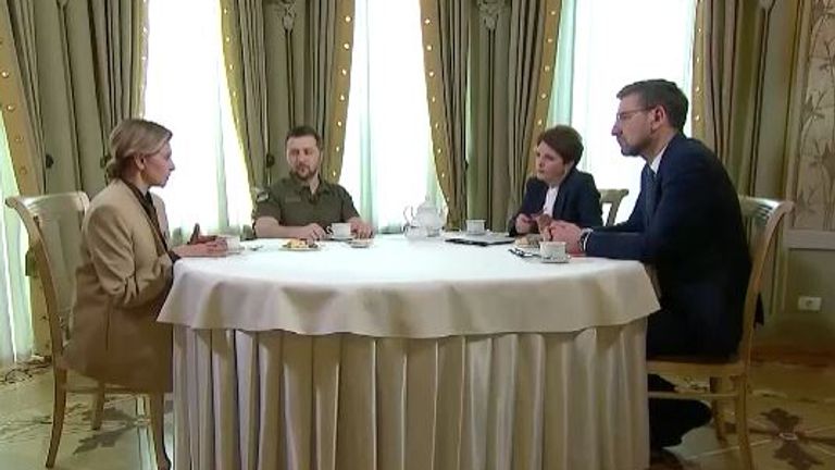 Ukrayna Devlet Başkanı ve First Lady, TV röportajı için masaya oturdu