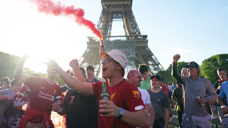 Taraftarlar, Şampiyonlar Ligi Finali'nde Liverpool - Real Madrid için Paris'te toplandı - Paris, Fransa 