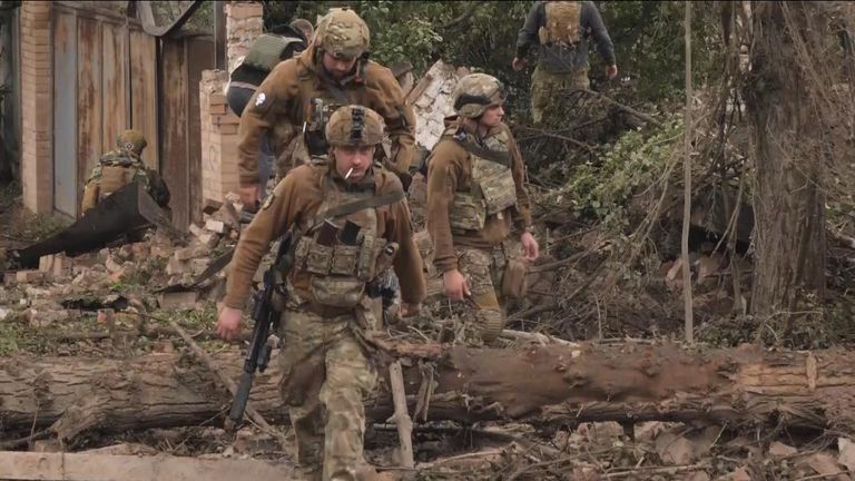 Sky&#39;s Alex Crawford reports from Bakhmut, eastern Ukraine -an area where the Russian forces are focussing their campaign.