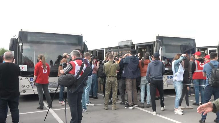 Coaches of refugees from Mariupol have escaped