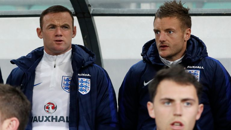 Football Soccer - Slovenia v England - 2018 World Cup Qualifying European Zone - Group F - Stadion Stozice, Ljubljana, Slovenia - 11/10/16
England&#39;s Wayne Rooney and Jamie Vardy on the bench before the match
Action Images via Reuters / Carl Recine
Livepic
EDITORIAL USE ONLY.
