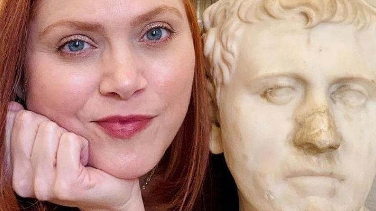 Laura Young, antiques dealer from Texas, bought a 2,000-year-old priceless work of Roman art for $35.
The 52-pound Roman bust at the thrift store a marble Julio-Claudian-era Roman bust that dates from the late first century BC to the early first century AD.
