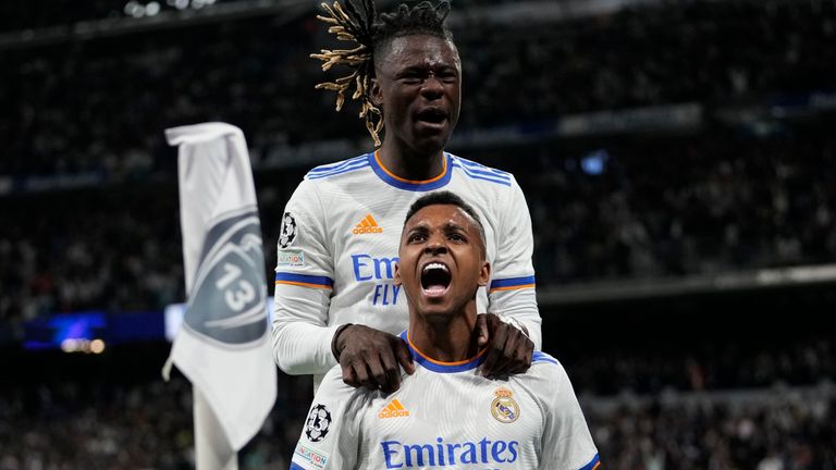 Real Madrid&#39;s Rodrygo scored two late goals to stun Man City and take the semi-final to extra time