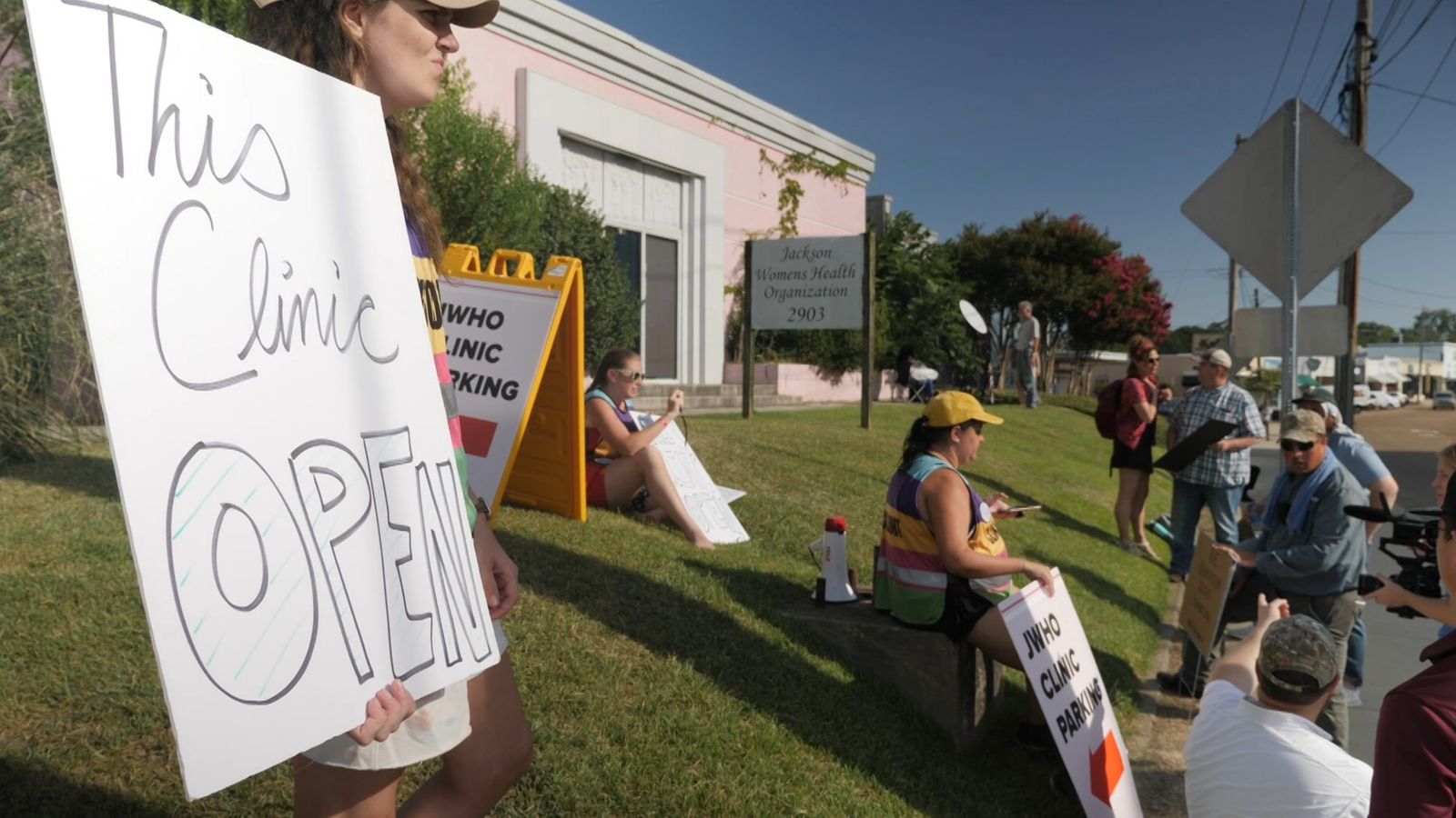 Mississippi’s last abortion clinic faces rush of women trying to beat deadlines of biology and of law