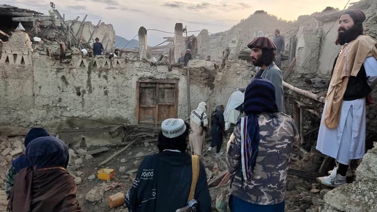 Afghanistan earthquake Deaths rise to more than 1,000 and Taliban ask