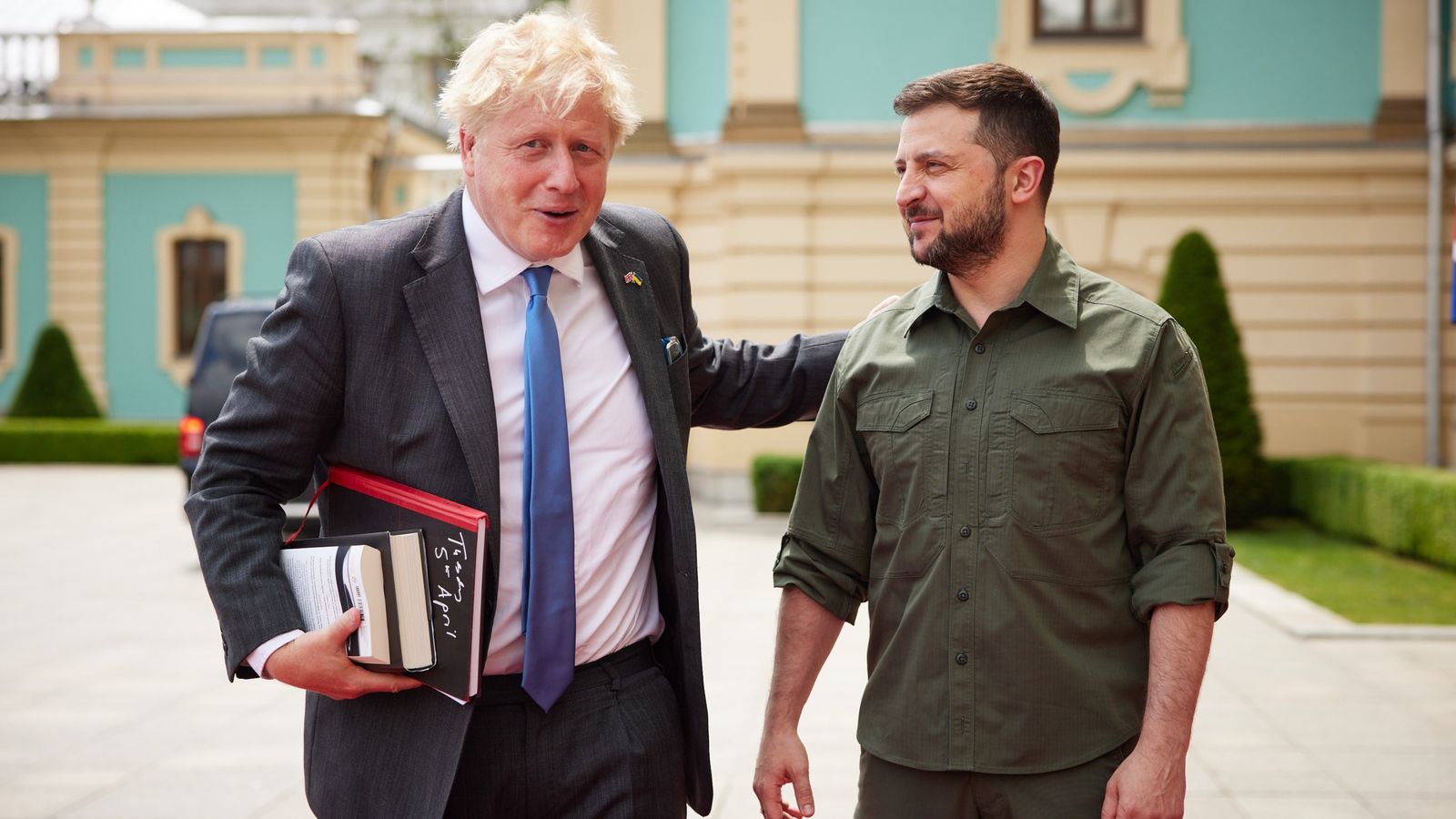 Ukraine war: Boris Johnson and Liz Truss call on Rishi Sunak to send fighter jets to Ukraine immediately