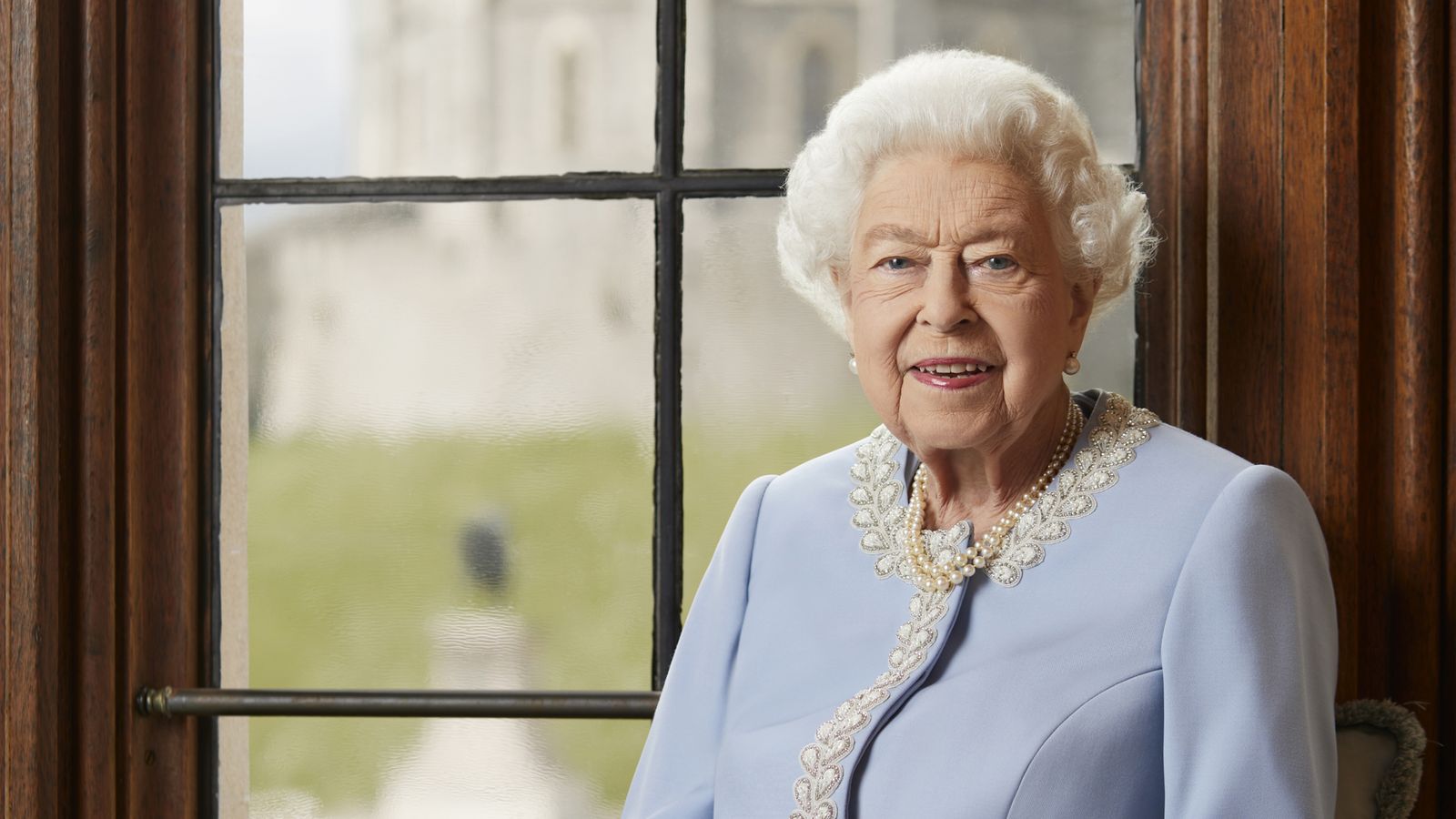 Queen says she is ‘inspired by goodwill’ as new portrait unveiled ahead of the Platinum Jubilee |  UKNews