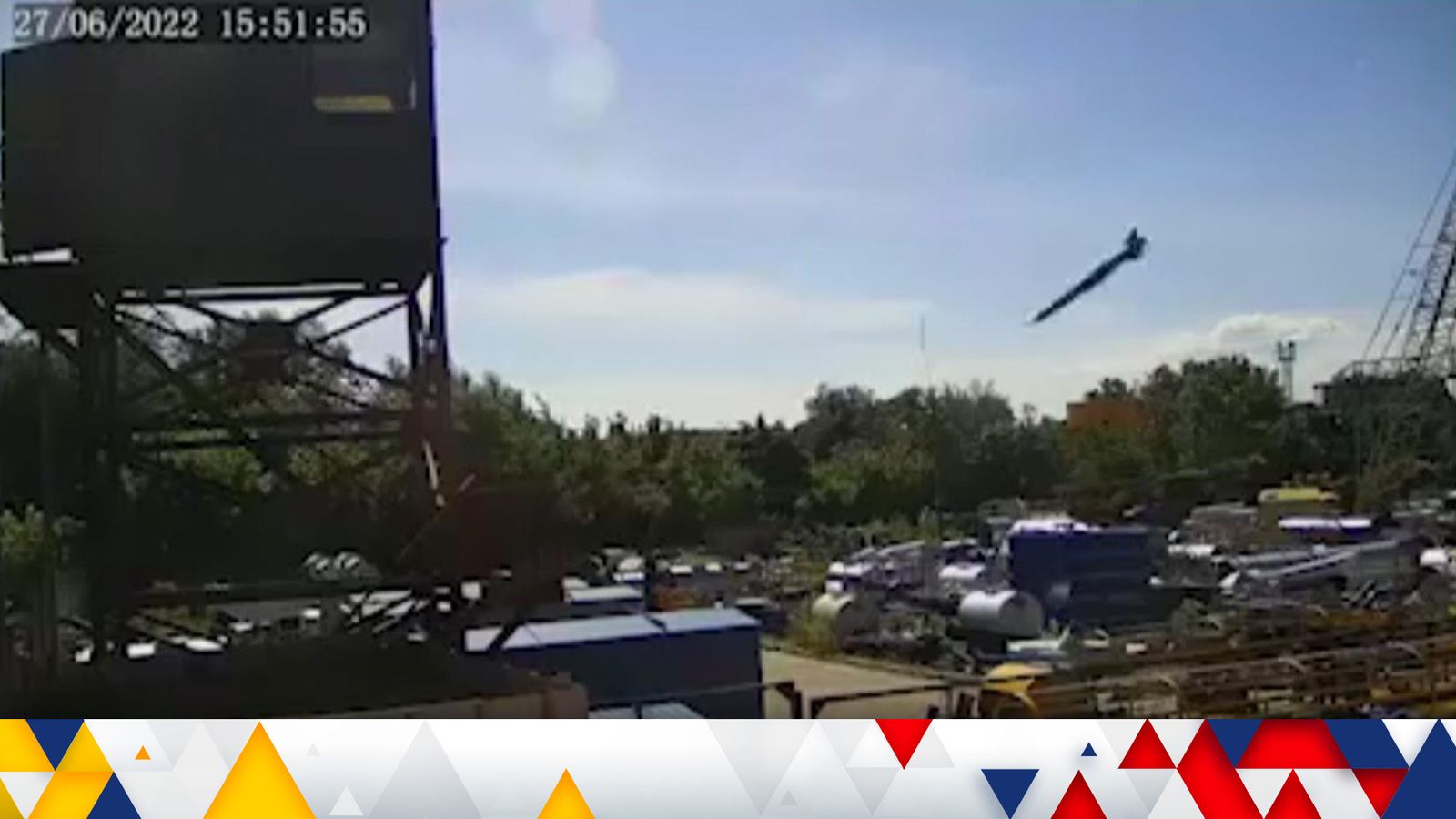 Wojna na Ukrainie: Zełenski opublikował wideo pokazujące „dowody”, że rosyjska rakieta celowo uderzyła w centrum handlowe |  wiadomości ze świata