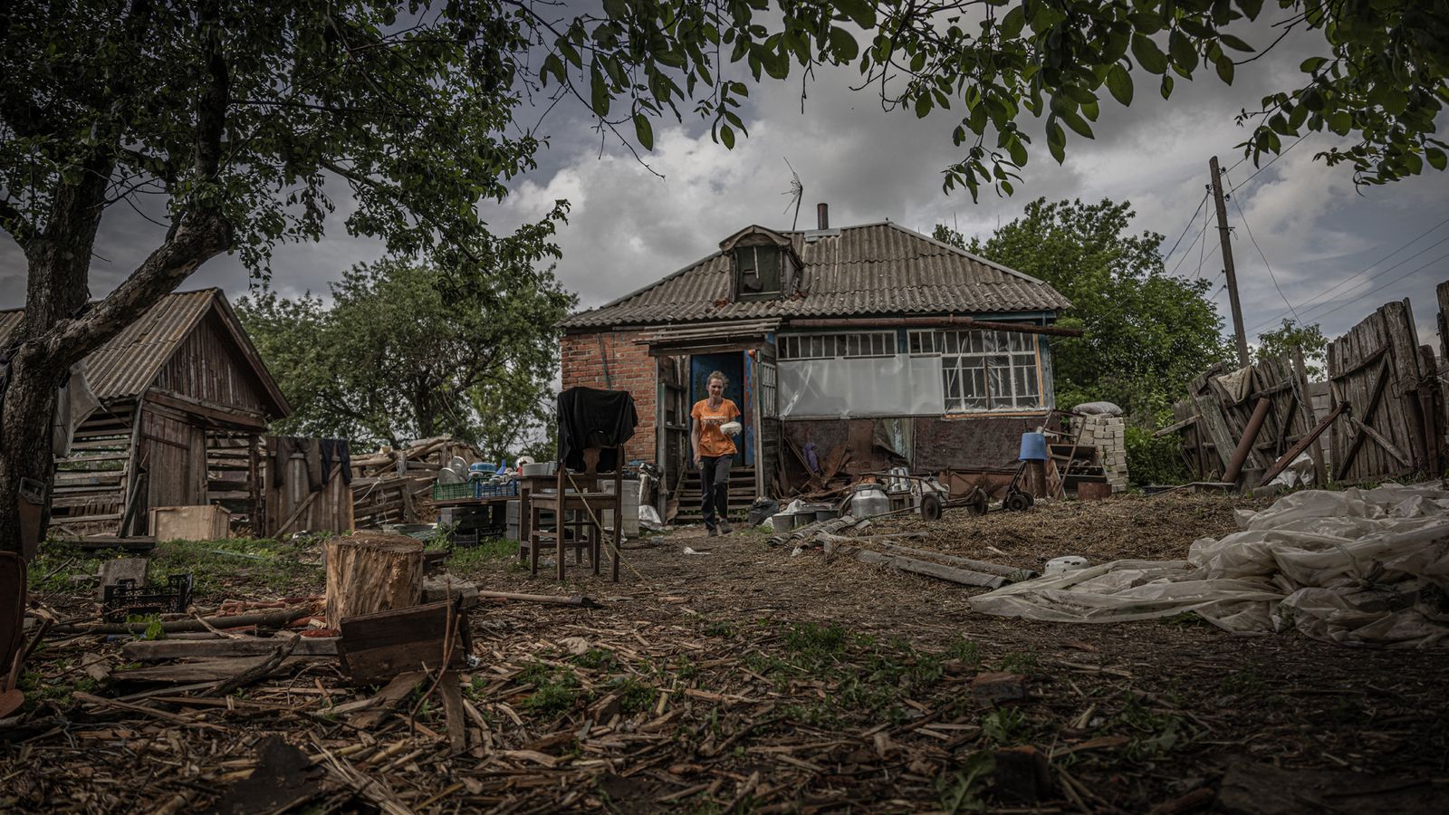 Ukraine war: Children with toy guns manning checkpoints, while body ...