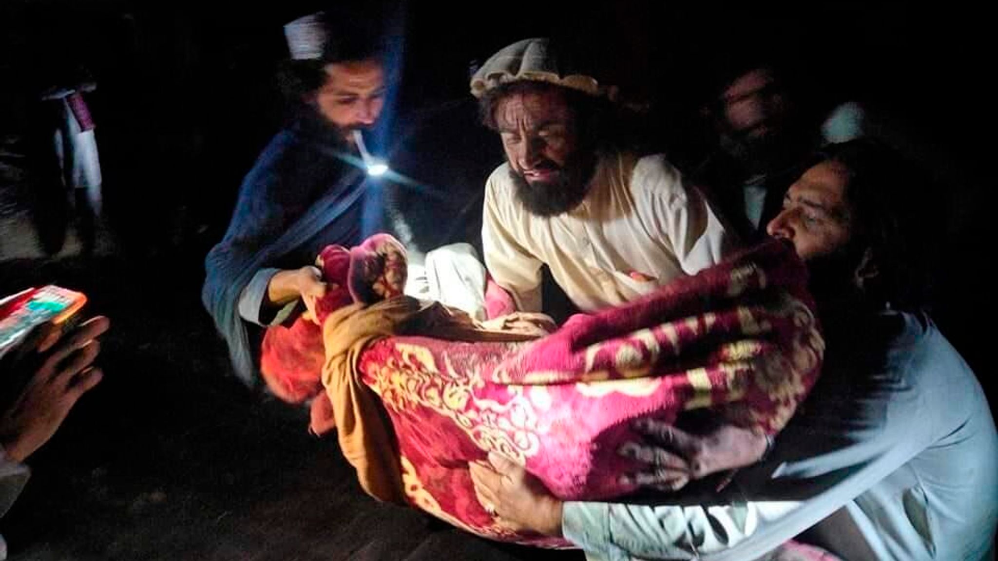 Afghanistan earthquake Deaths rise to more than 1,000 and Taliban ask