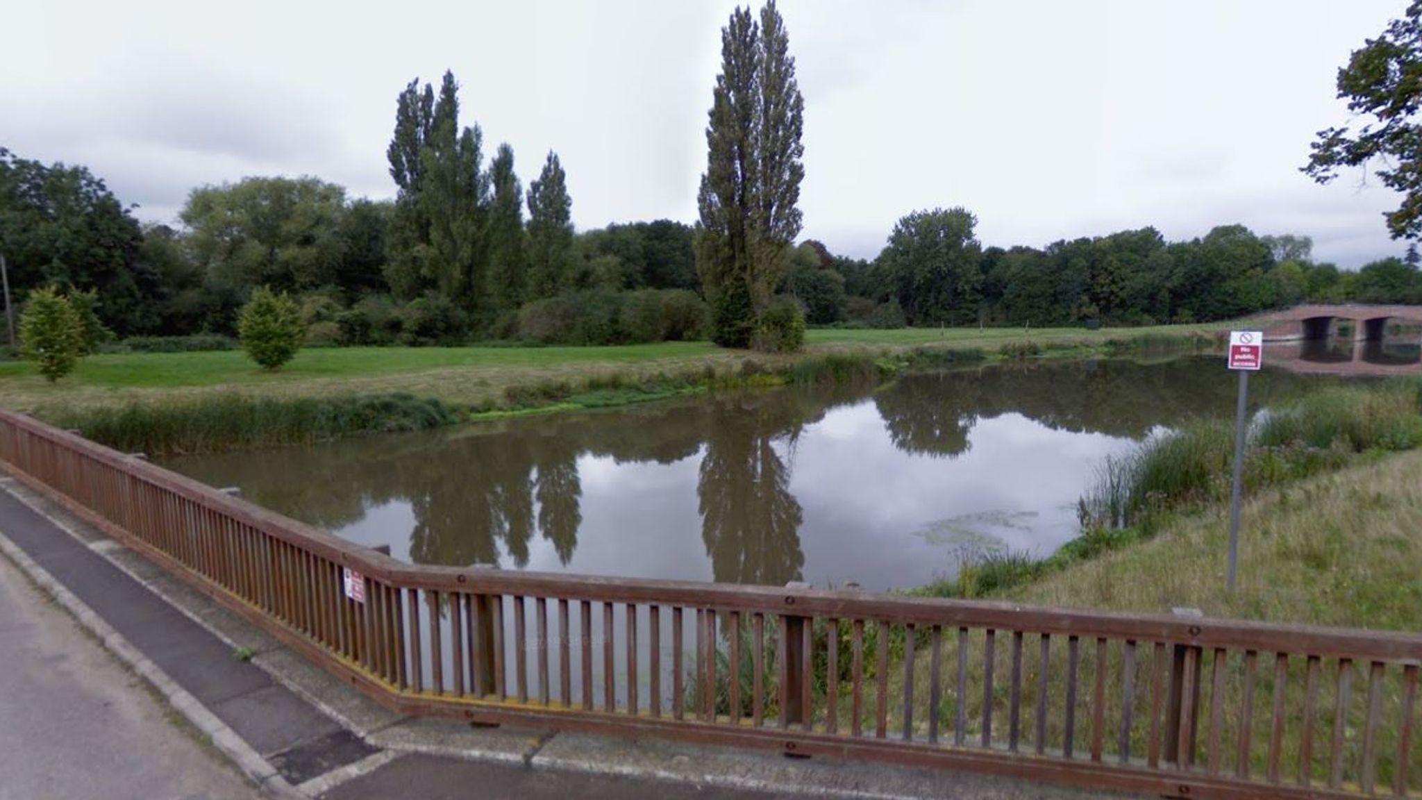 Body of boy, 16, pulled from Jubilee River in Taplow after he got into