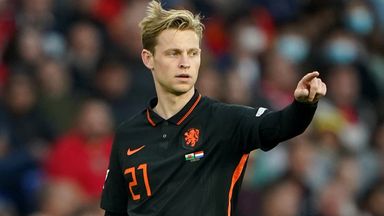 De Jong to Man Utd: What is the hold up?