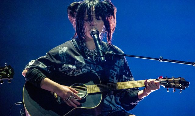 Billie Eilish blasts Roe v Wade abortion ruling as she becomes Glastonbury Festival's youngest headline act - Vimarsana News