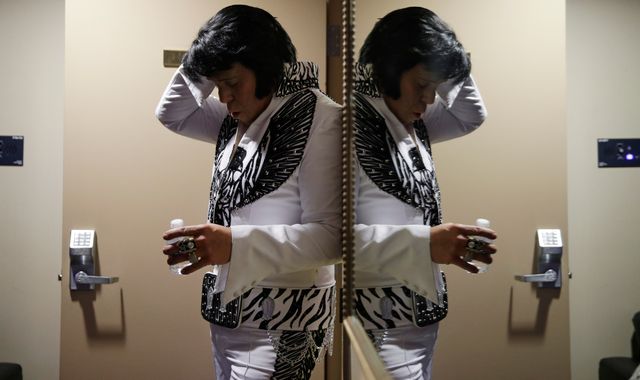 Elvis impersonators in Las Vegas could be banned from wedding ceremonies after licensing company issues demand - Vimarsana News