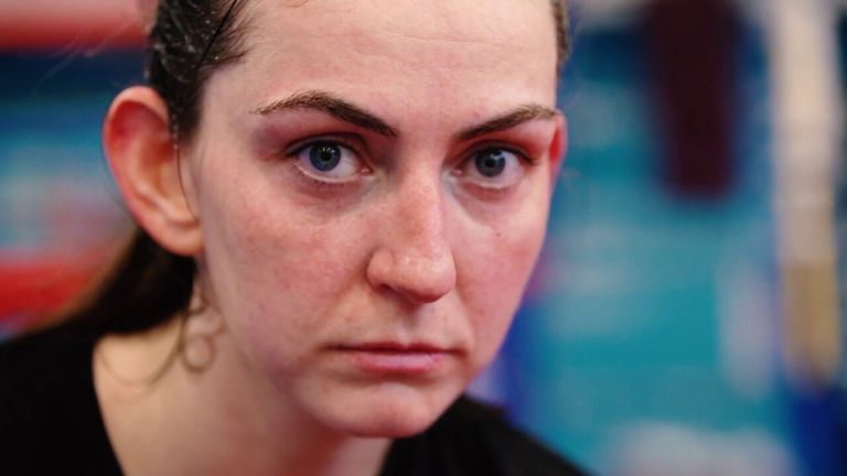 ‘There’s no running from a fight with her’ – Karriss Artingstall prepares for pro debut