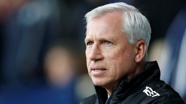 Football commentary - English Premier League - West Bromwich Albion vs Burnley - The Hawthorns, West Bromwich, England - March 31, 2018 West Bromwich Albion manager Alan Pardew before the game Action images via Reuters / Ed Sykes USE ONLY EDIT.  No unauthorized use of audio, video, data, fixture lists, club/league logos or "direct" service.  In-match online use is limited to 75 images, no emulated video.  Not to be used in betting, games or club/league/player publications.  Please contact your account