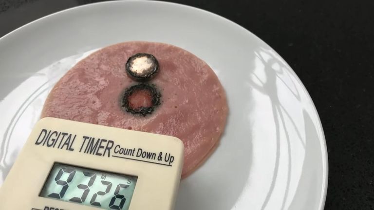 The number of children needing surgery after ingesting button batteries is rising, according to a leading paediatric surgeon. A test with a battery on a piece of meat resulted in alarming findings: Within 30 minutes it is singed, within an hour it is burnt.