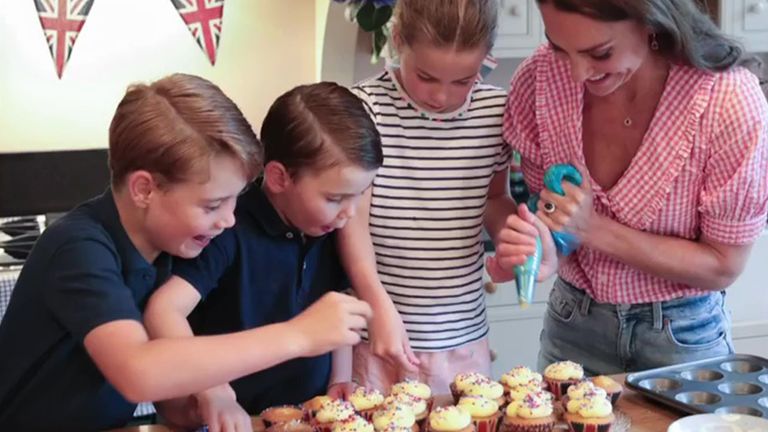 Duchess of Cambridge, Prince George, Princess Charlotte and Prince Louis bake cakes 