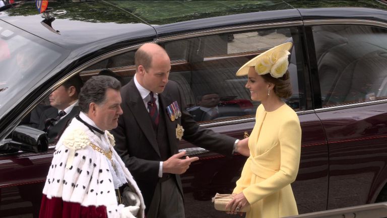 Prince william and Kate arrive 