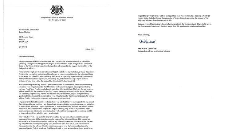 Foto de la entrega de Downing Street de la carta de renuncia de Lord Christopher Geidt a Boris Johnson después de que renunció a su cargo como Asesor del primer Ministro sobre los intereses de los Ministros.  Fecha de emisión: jueves 16 de junio de 2022.