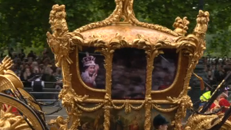Hologram of the Queen in the Gold Carriage
