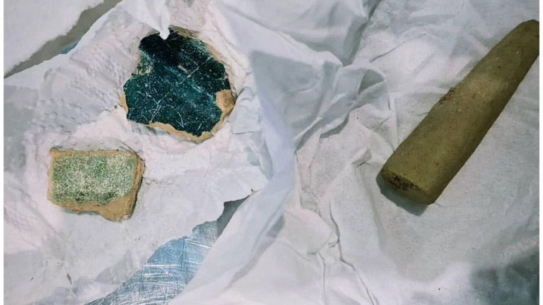 Irak yasalarına göre taşları ve kırık çömlekleri almak yasa dışı