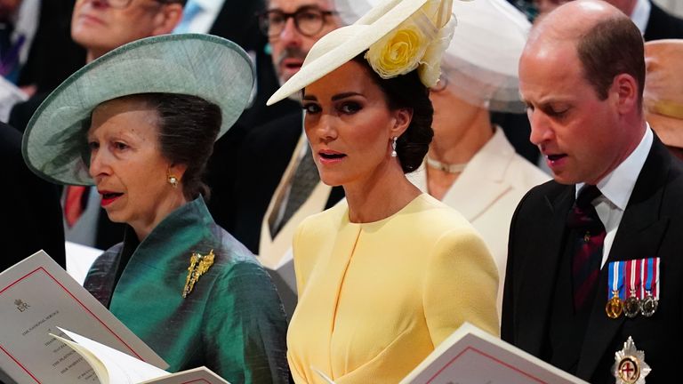 La princesse royale, \kate, et le duc de Cambridge lors du service national d'action de grâce à la cathédrale Saint-Paul de Londres, le deuxième jour des célébrations du jubilé de platine de la reine Elizabeth II.  Date de la photo : vendredi 3 juin 2022.