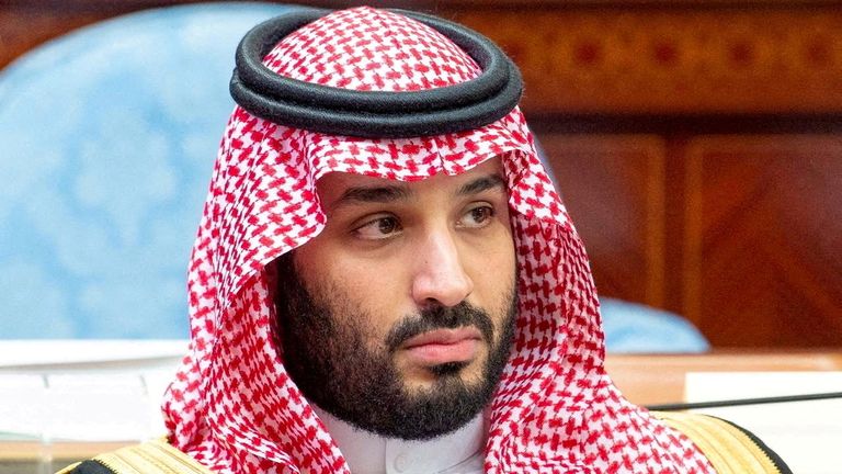 FOTO DOSJE: Princi i Kurorës Saudite, Mohammed bin Salman merr pjesë në një seancë të Këshillit Shura në Riad, Arabi Saudite, 20 nëntor 2019. Bandar Algaloud/Me mirësjellje e Gjykatës Mbretërore Saudite/Fletore nëpërmjet REUTERS/File Photo